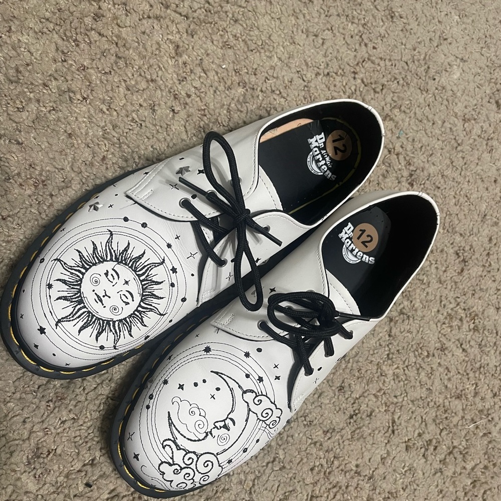Dr.Martens women’s size 12 moon and sun shoes new without tags